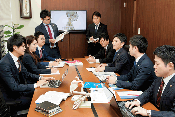 たくみ法律事務所の弁護士たち