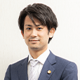 弁護士岩間龍之介